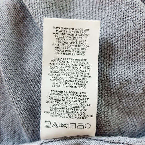 Cabi Cassidy Lightweight V-Neck Sweater Size XS - Picture 7 of 7